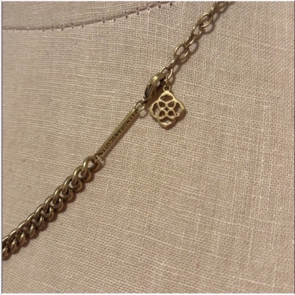 ✨SOLD✨ NWOT Kendra Scott Ace Necklace Vintage Gold - Picture 5 of 10
